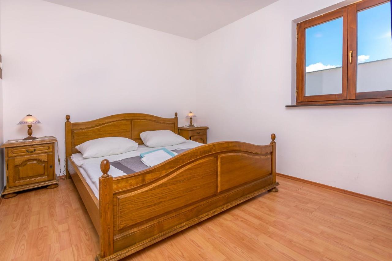 Apartments Ivat Rogoznica  Εξωτερικό φωτογραφία