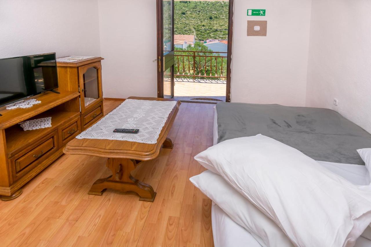 Apartments Ivat Rogoznica  Εξωτερικό φωτογραφία